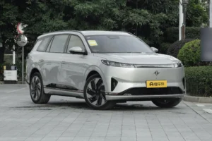Dongfeng eπ008