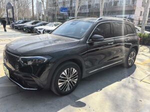 Mercedes-Benz EQB 260